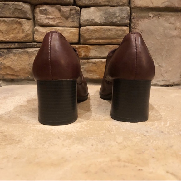 Thom McAn Block Heel Slip-On Shoes • Size 6.5 W - Picture 4 of 7